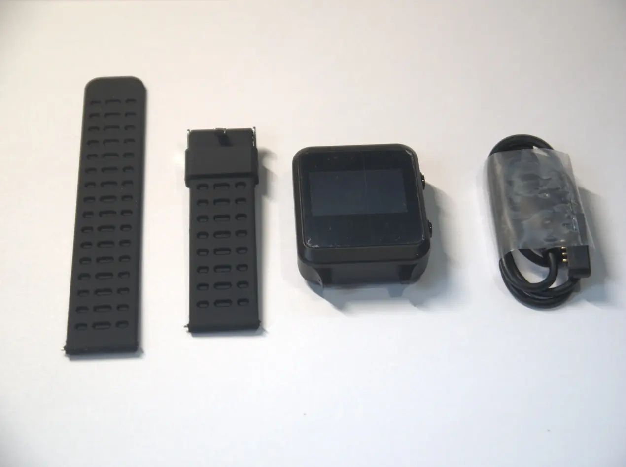 GAT562 Mesh Watch 开箱全套配件：表体、表带和磁吸充电线