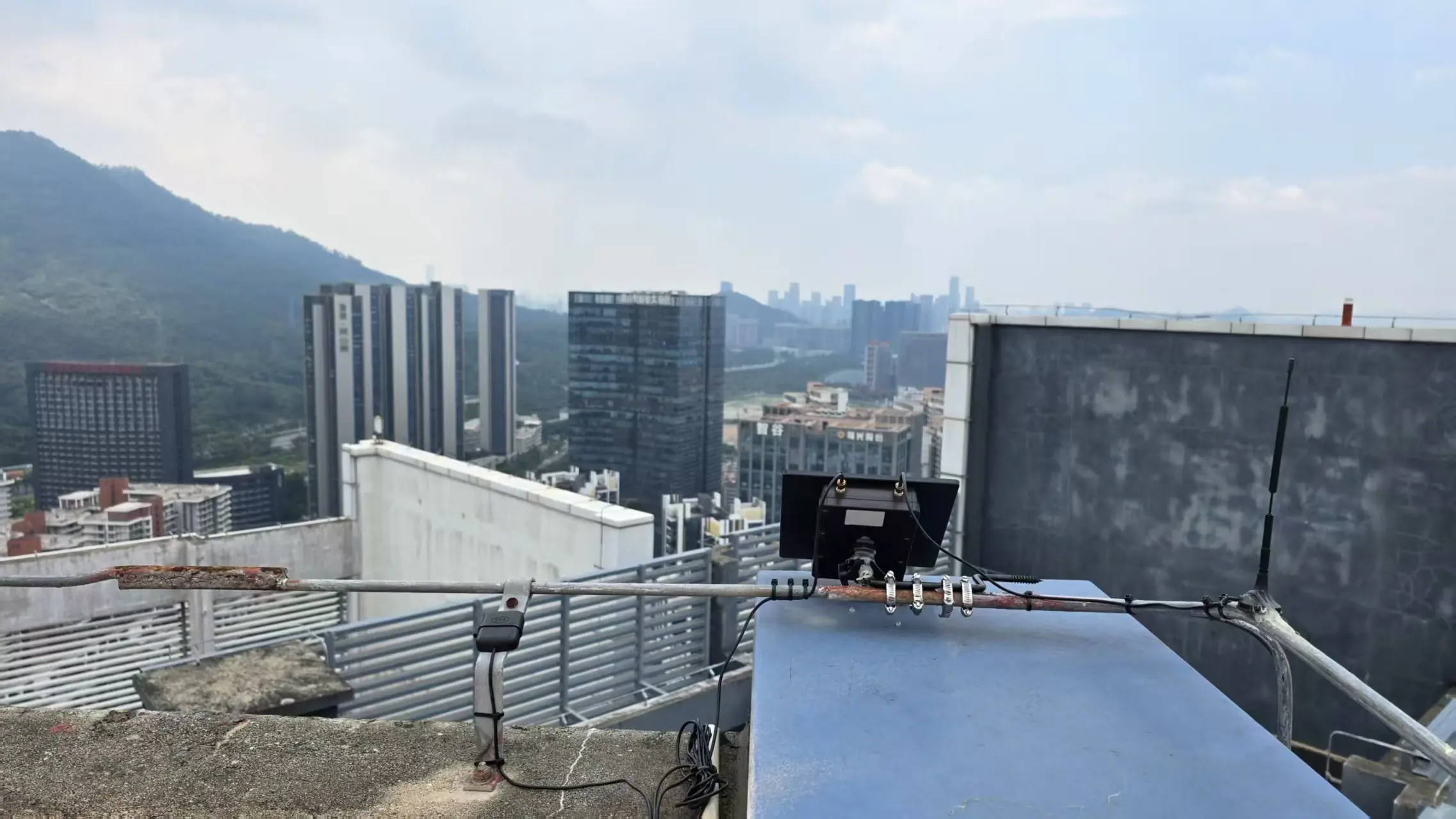 楼顶节点：GAT562 大尺寸太阳能板实装