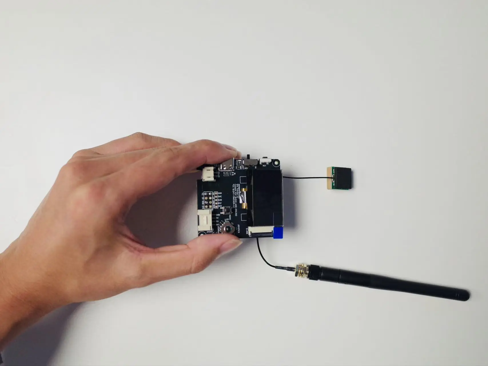 Wio Tracker L1 正面另一角度